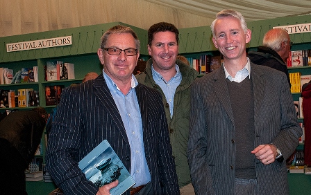 Tony Curtis, y cyhoeddwr Ceri Wyn Jones a Grahame Davies